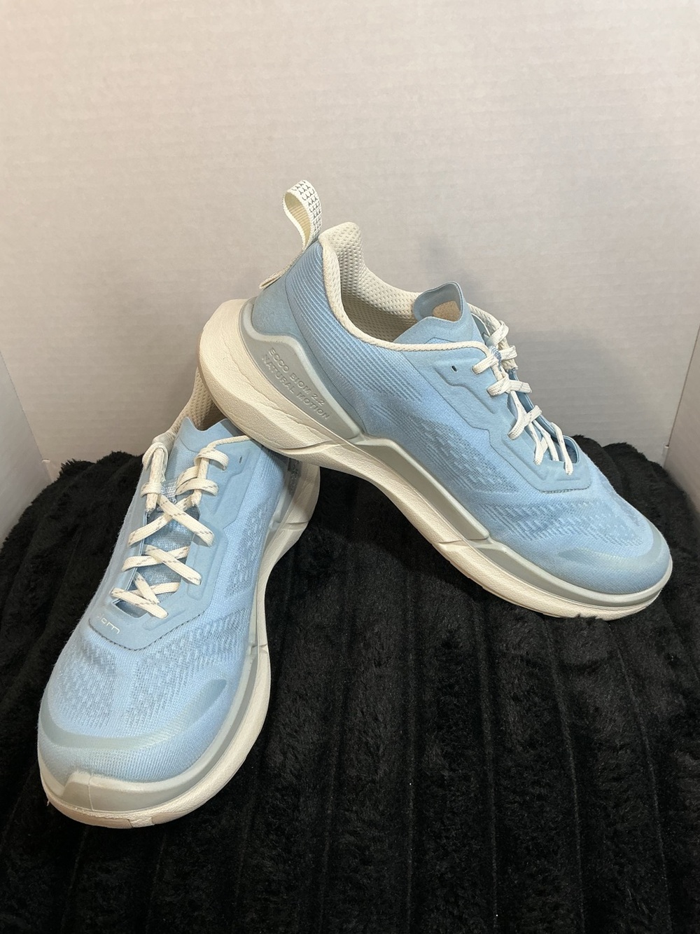Ecco Biom 2.2 Breathru Women’s Sneaker Pale Blue White Mesh Size 9-9.5 EUC